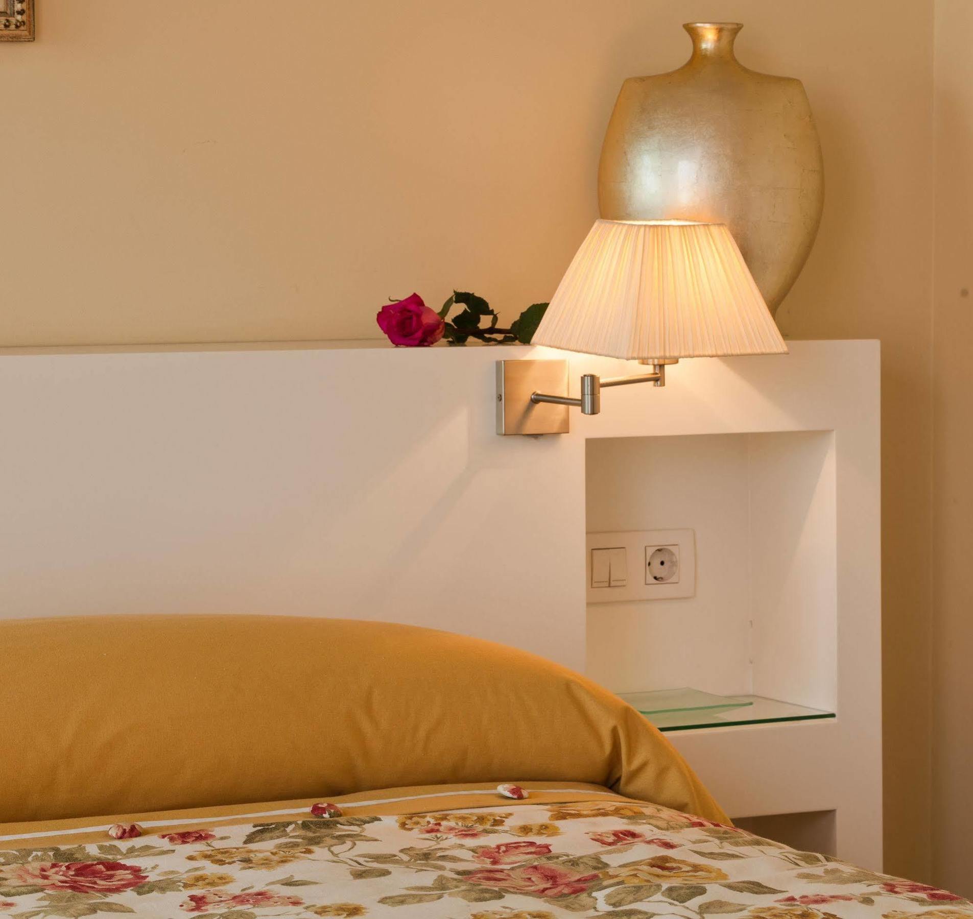 Hotel Puerta Gamboa Виго Екстериор снимка