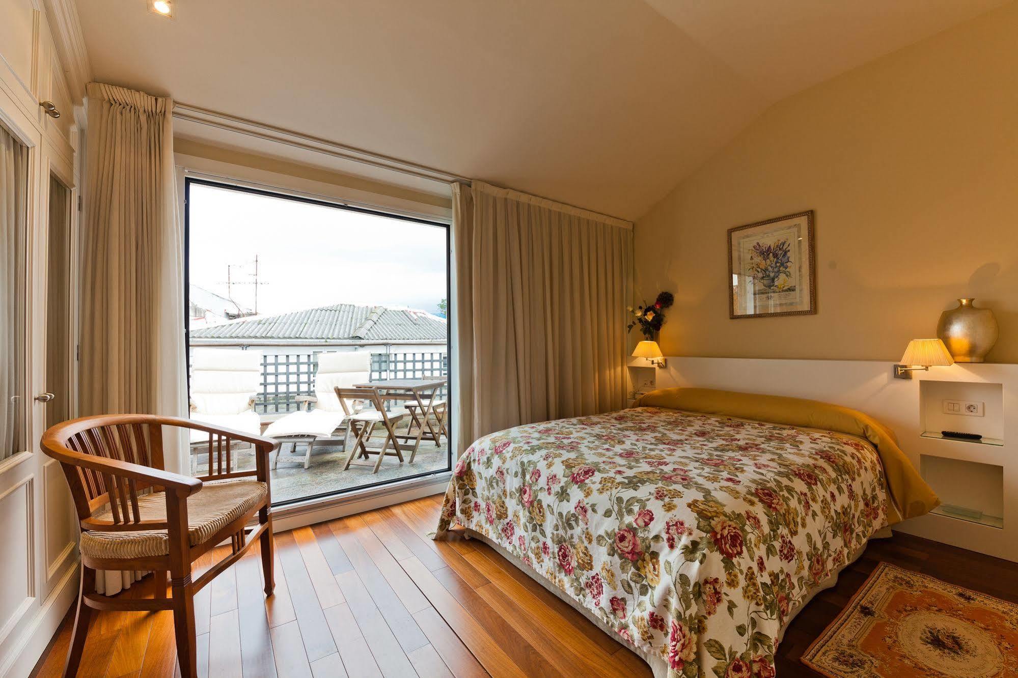 Hotel Puerta Gamboa Виго Екстериор снимка